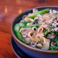 Rad Na · Wide rice noodles, Chinese broccoli, egg, soybeans, mushroom gravy sauce.