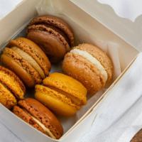 Box Of 6 Macarons · Made with Gluten free ingredients.
Must be kept refrigerated and consumed within 4 days.

Gi...