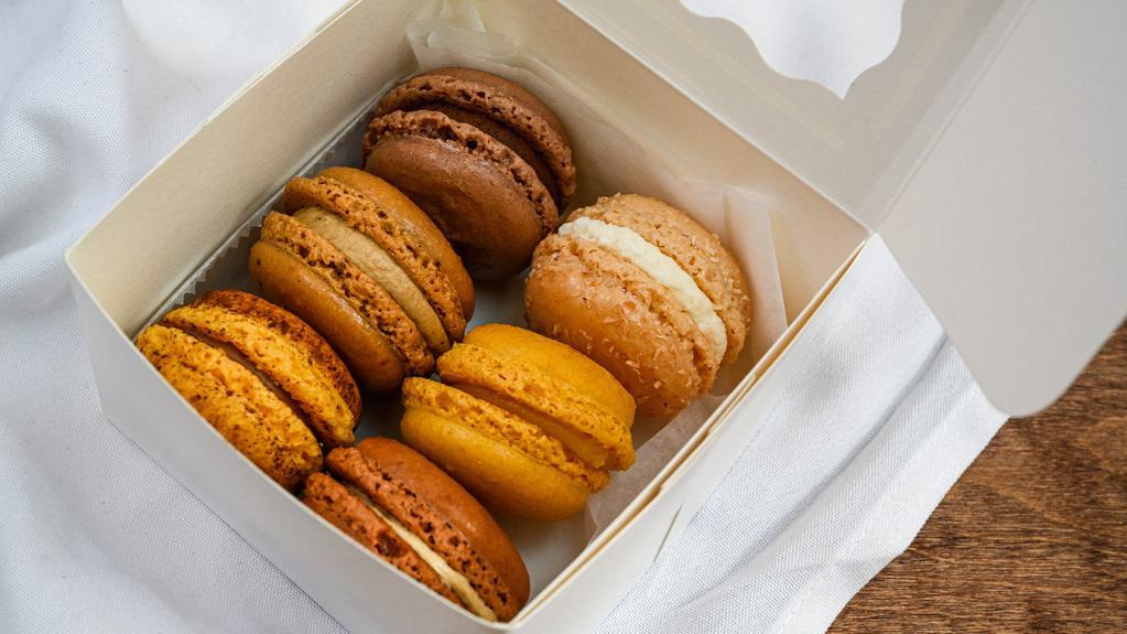 Box Of 6 Macarons · Made with Gluten free ingredients.
Must be kept refrigerated and consumed within 4 days.

Gift box not included (see Gift Box option).

Please specify flavor selections in the comments/description.