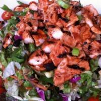 Bbq Chicken Chopped Salad · Baked chicken breast, mîxed greens, mozzarella cheese, tomato, carrots, BBQ sauce, and choic...