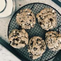 Cookies + Cream Double Chip Cookie · | ADDITIONS | Oreo bits + semisweet chocolate chips + white chocolate chips 
| BASE | Oreo

...