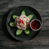 Shredded Chicken With Roasted Peppers · chicken breast / cucumber slices / shredded green onion / Roasted pepper / cooked sesame