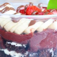 Fudge Brownie Bowl · Sugar Free Protein Brownie, Acai , Banana , Strawberry and Nutella