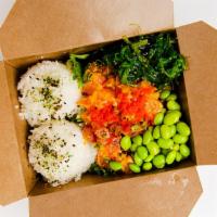 Regular Poke Box · 4.5 oz of protein poke with choice of base, sauce, toppings, and dry seasoning.