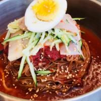 Spicy & Cold Noodle 물비빔냉면 · Spicy buckwheat noodle with cold broth

물냉면에 매콤달콤한 수제소스와 함께 먹는 냉면