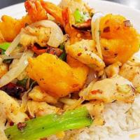 Steve'S Special  ( Spicy) · Salt & Pepper Shrimp, Chicken & Steamed Rice.