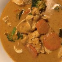 Sabai Sabai Curry · Red curry and peanut sauce with broccoli, bell peppers, carrots, and sweet basil.