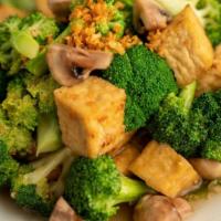 Broccoli Gravy Sauce · Vegetarian. Stir-fried broccoli, mushrooms, and fried tofu in a garlic gravy sauce.