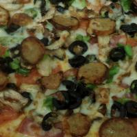 Farfalla'S Special · Pepperoni, ham, mushrooms, olives, sausage, green peppers, pizza sauce.