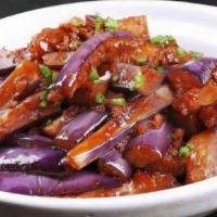 魚香茄子 / Garlic Sauce Eggplant · Stir fry eggplant with garlic sauce.