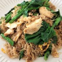 Mee Pad See Ew · Angel hair rice noodle , egg, Chinese broccoli, garlic, sweet soy sauce.