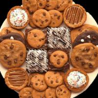 Toll House Party Platter · This platter brings the party!  Includes:.       6 Classic Cookies.     24 Chocolate Chip Mi...