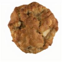 White Chocolate Macadamia Nut Cookie · Fresh baked cookie with white chocolate chips and macadamia nut bits!
5oz