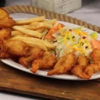 Camarones Empanizados · Fried battered shrimp with garlic bread, french fries, and salad.