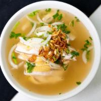 Chicken Noodle Soup/ | Hủ Tiếu Gà · Chicken with rice noodle soup.