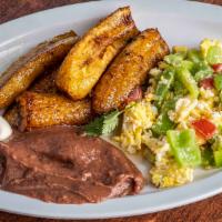 Plato Las Palmas · Huevo, platano frita, crema, frijoles, café o soda.