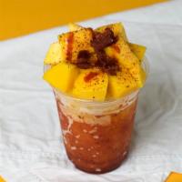 Chamango · Smoothie de mango con trozos de mangoy  chaca chaca y chamoy con tajin