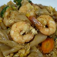 Pad See Ew · Stir-fried soft rice flat noodle with choice of meat, egg, broccoli, carrot, and sweet black...
