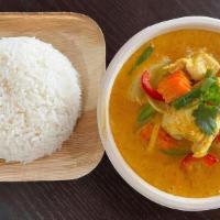 Yellow Curry · Yellow curry paste with potatoes, carrots, onions and green onion in coconut milk