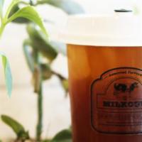 White Peach Oolong · Loose leaf white peach oolong tea