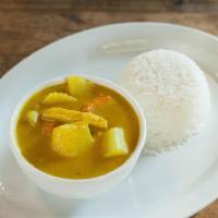 Kang Kari · Vegan/vegetarian possible. Chicken breast meat, carrot, and potato in yellow curry.