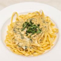 Alla Pesto · Fresh taste of basil, garlic , and olive oil with a splash of cream and Romano cheese.