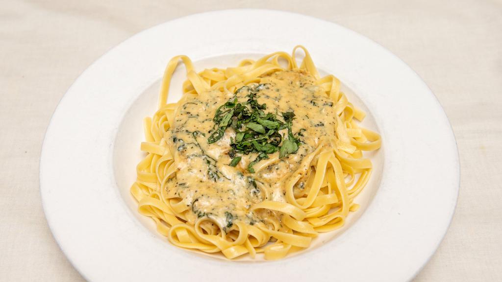 Alla Pesto · Fresh taste of basil, garlic , and olive oil with a splash of cream and Romano cheese.