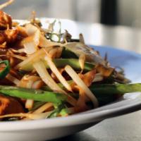 Lo Mein · Shredded assorted vegetables, with choice of chicken or roasted BBQ pork.