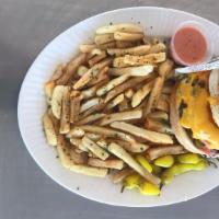 Cheese Burger Combo · Comes with lettuce, tomatoes, onion, pickles, and thousand island dressing. Served with frie...
