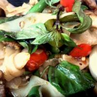 Drunken Noodle · flat rice noodle w/ bell pepper, onion, mushroom, green bean, tomato, fresh garlic, chili & ...