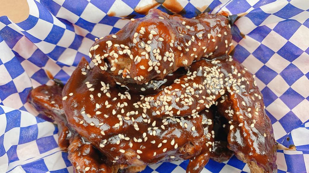 Crispy Bbq Wings · 1 pound . Deep fried chicken wings & coated in BBQ sauce.
