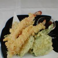 Combo Tempura  · 3 pieces shrimp, 4 pieces veggie