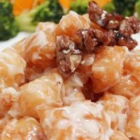 Shrimp With Crispy Walnuts / 核桃虾球 · 