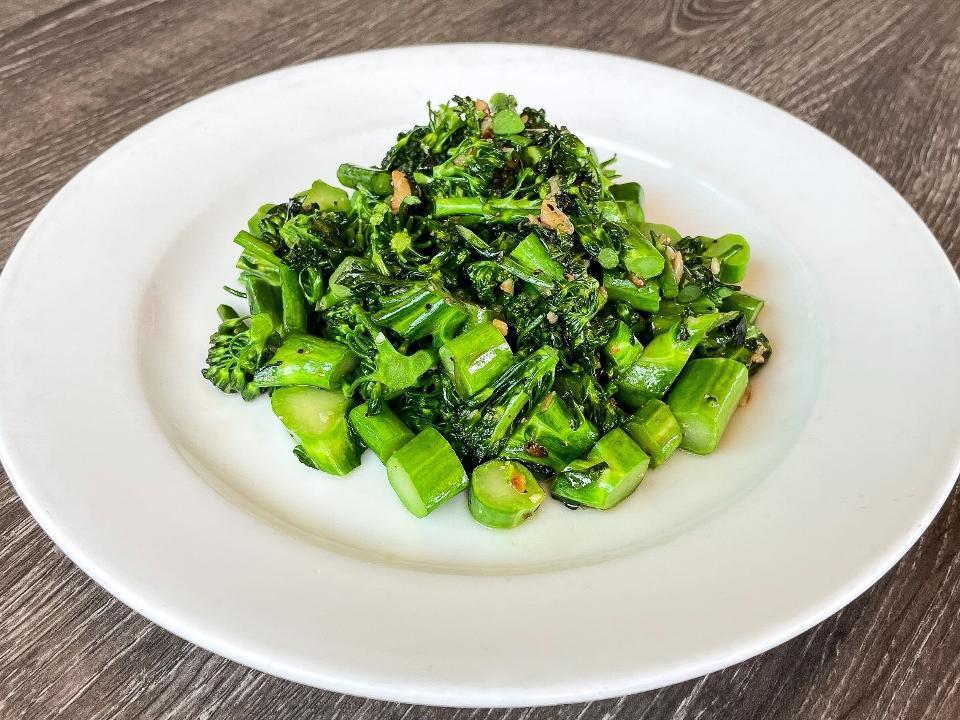 Side Broccolini & Garlic · Sauteed with garlic, kosher salt, black pepper, and extra virgin olive oil. Vegan, vegetarian, gluten free.