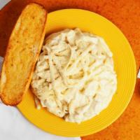 Chicken Alfredo Pasta · 