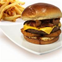 Western Bacon Bbq Burger · Onion rings, cheese and BBQ sauce.