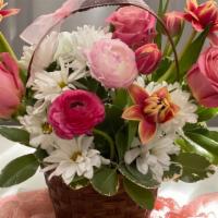 Spring Basket · Costumize your own basket of spring flowers!