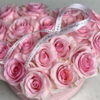 Mother'S Day Box · 15-17 light pink roses in the box