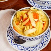 Kaeng Ka-Ree (Yellow Curry) · Choice of chicken, or pork, or tofu with sweet potatoes, carrot and yellow onion, simmered i...