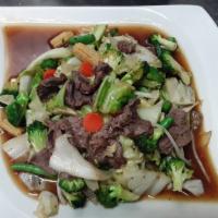 Beef With Mixed Vegetables · Beef sautéed with garlic, baby corn, broccoli, cabbage, carrots, onion and bell pepper.