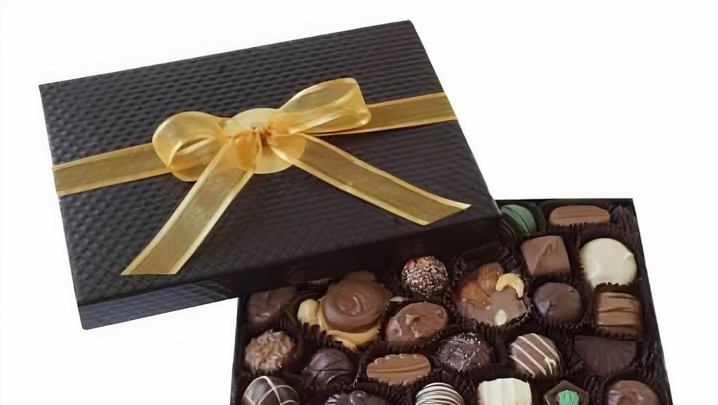 1 Lb. Mixed Chocolate Box · Our milk and dark chocolate assorted chocolate gift box holds our best flavor selection which includes, creamy sea salt caramel, peanut butter smoothie, espresso, vanilla caramel, and more.