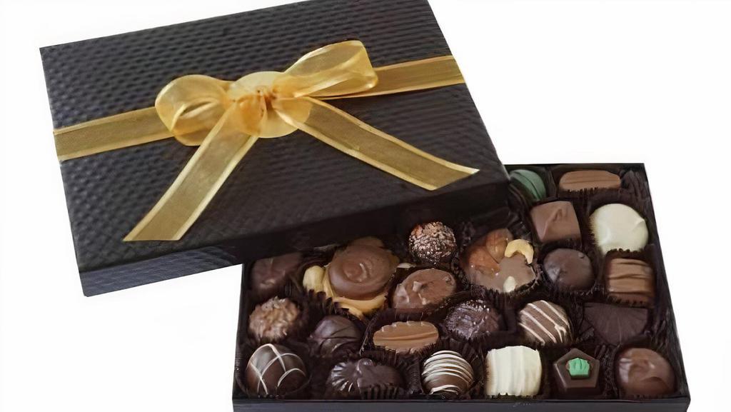 1/2 Lb Traditional Chocolate Box · Our milk and dark chocolate assorted chocolate gift box holds our best flavor selection which includes, creamy sea salt caramel, peanut butter smoothie, espresso, vanilla caramel, and more.