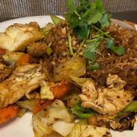 Pad Woon Sen · Glass Noodle, Cabbage, Carrot, Mushroom, Celery, Onion, Egg