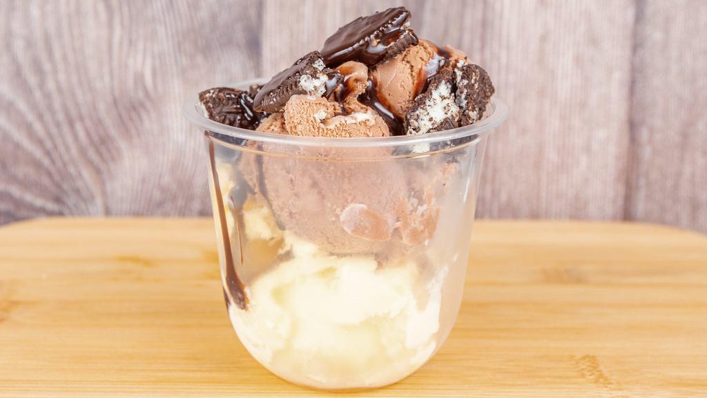 Als Cream Bowl · 1 Scoop of Vanilla Ice Cream
1 Scoop of Ice Cream
++ Crushed Oreo topping!!