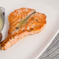 Filetto Salmone Griglia · Grilled handcut salmon filet with lemon and capers sauce.