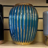 Large Emerald Vase · only comes in 1 color