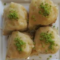 Mini Rose Baklava · Mini rose filled with cashew nuts.  28 pieces