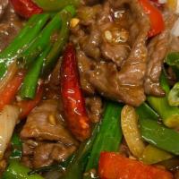 Mongolian Beef 蒙古牛 · Portion Size: Entree 
(Spicy)