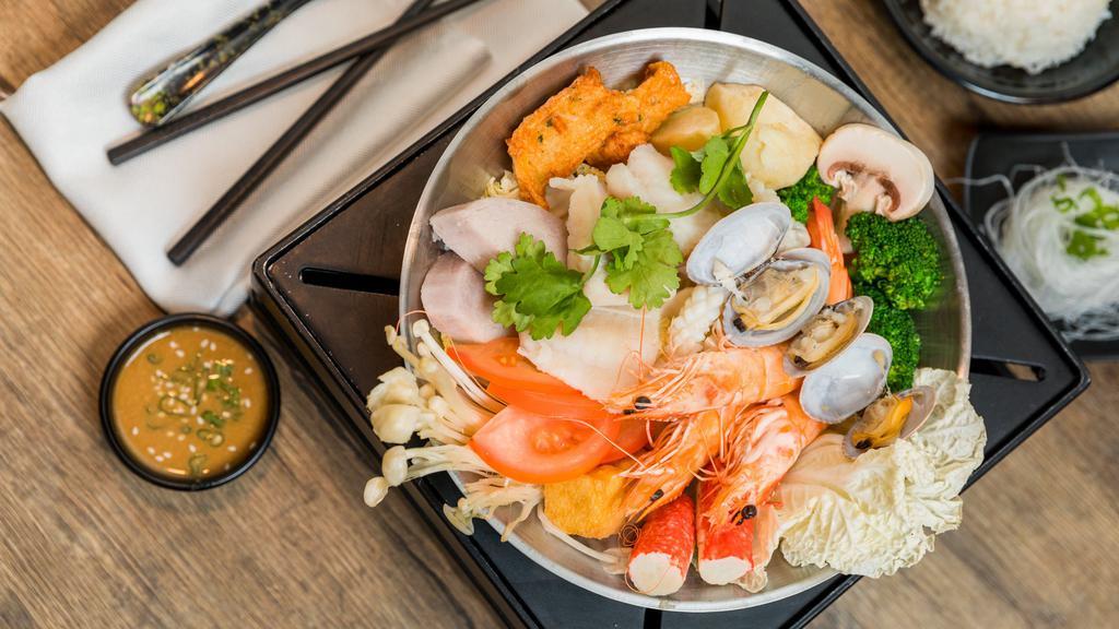 Seafood Pot · Fish, Shrimp, Fishcake, Fishball, Squid, Clam, Crab Stick, Taro, Cabbage, Fried Tofu, Mushroom, Tempura, Potato, Tomato, Broccoli