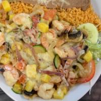 Camarones Con Hongos Y Piña / Mushroom & Pinapple Shrimp · 